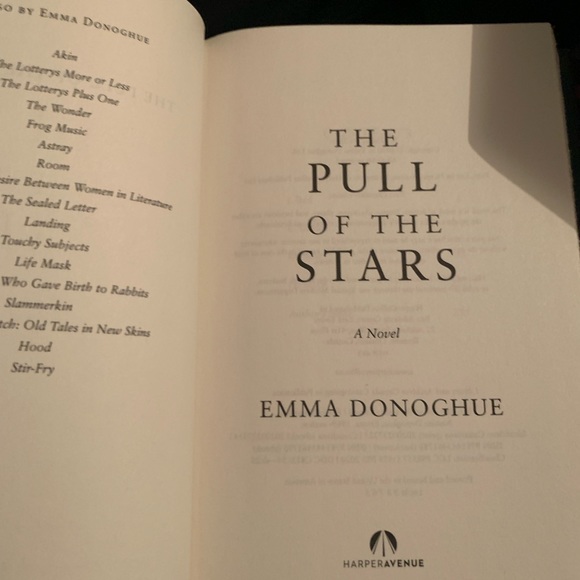 The Pull of the Stars: A Novel - Picture 3 of 4